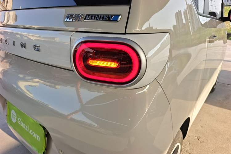 Used Wuling Hongguang MINIEV 2024 3rd Generation 215km Youth Edition Right Rear Taillight