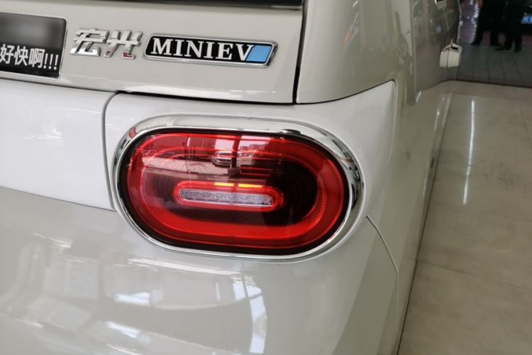 Used Wuling Hongguang MINIEV 2024 3rd Generation 215km Advanced Version Right Rear Taillight
