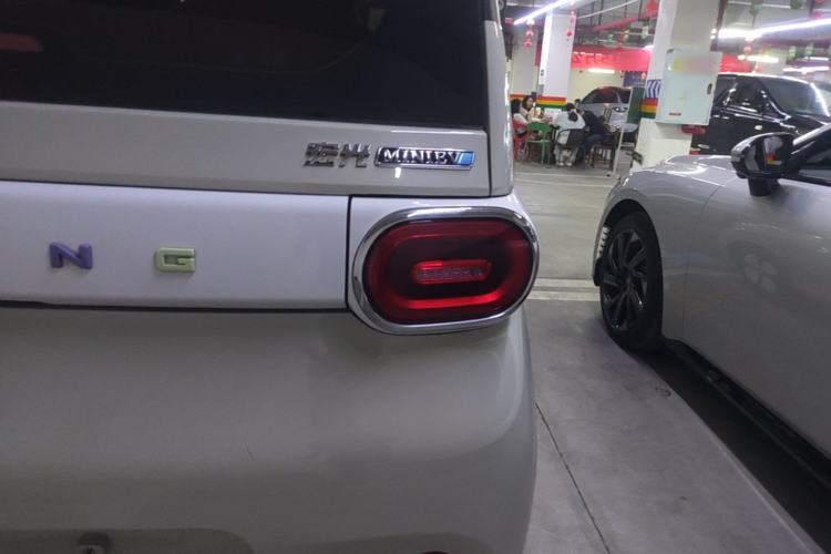 Used Wuling Hongguang MINIEV 2024 3rd Generation 215km Advanced Version Right Rear Taillight