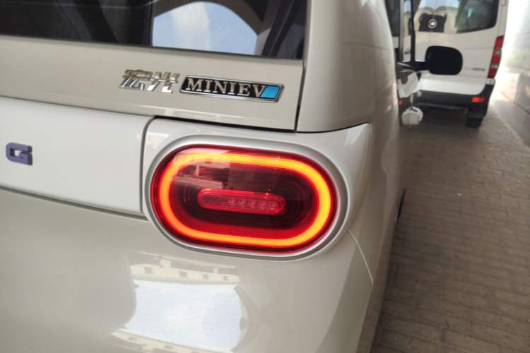 Used Wuling Hongguang MINIEV 2024 3rd Generation 215km Youth Edition Right Rear Taillight