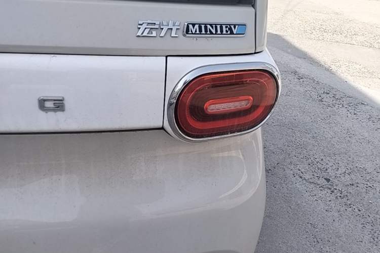 Used Wuling Hongguang MINIEV 2024 3rd Generation 170 km Right Rear Taillight