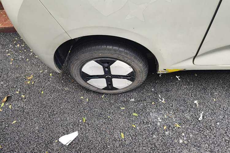 Used Wuling Hongguang MINIEV 2024 3rd Generation 215km Advanced Version Right Rear Wheel Hub