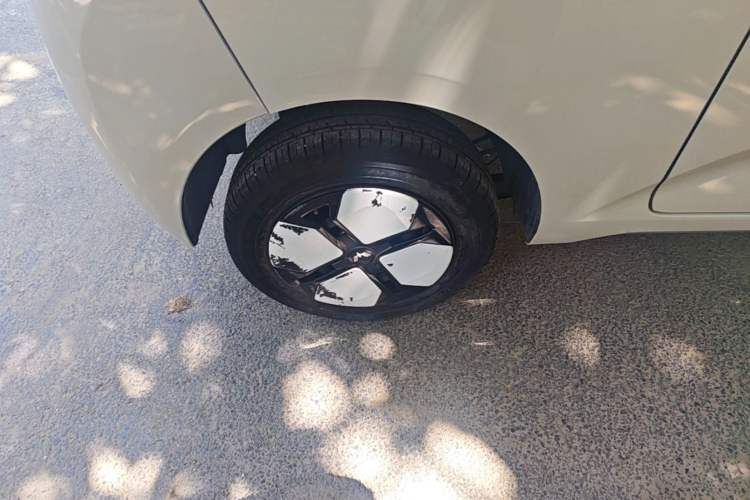 Used Wuling Hongguang MINIEV 2024 3rd Generation 215km Advanced Version Right Rear Wheel Hub