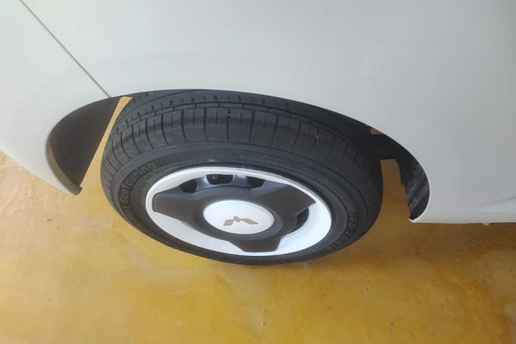 Used Wuling Hongguang MINIEV 2024 3rd Generation 215km Youth Edition Right Rear Wheel Hub