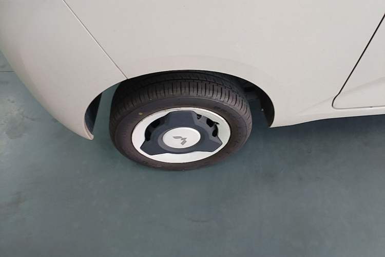 Used Wuling Hongguang MINIEV 2024 3rd Generation 215km Youth Edition Right Rear Wheel Hub
