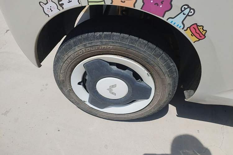 Used Wuling Hongguang MINIEV 2024 3rd Generation 215km Youth Edition Right Rear Wheel Hub