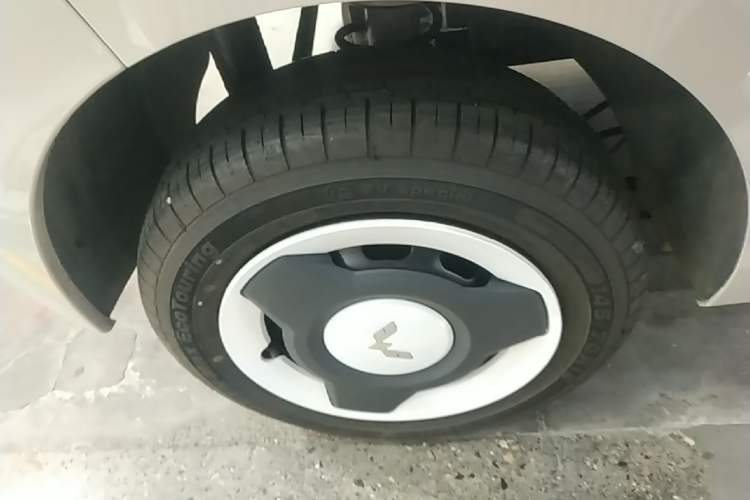Used Wuling Hongguang MINIEV 2024 3rd Generation 215km Youth Edition Right Rear Wheel Hub