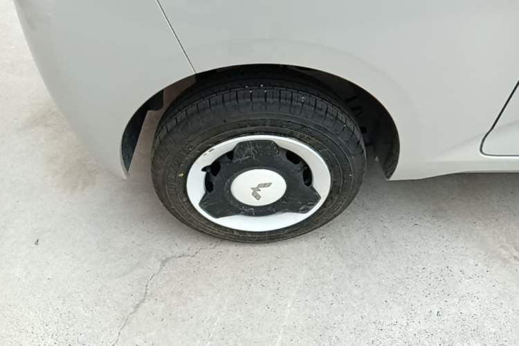 Used Wuling Hongguang MINIEV 2024 3rd Generation 215km Youth Edition Right Rear Wheel Hub