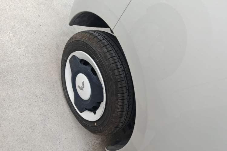 Used Wuling Hongguang MINIEV 2024 3rd Generation 215km Youth Edition Right Rear Wheel Hub