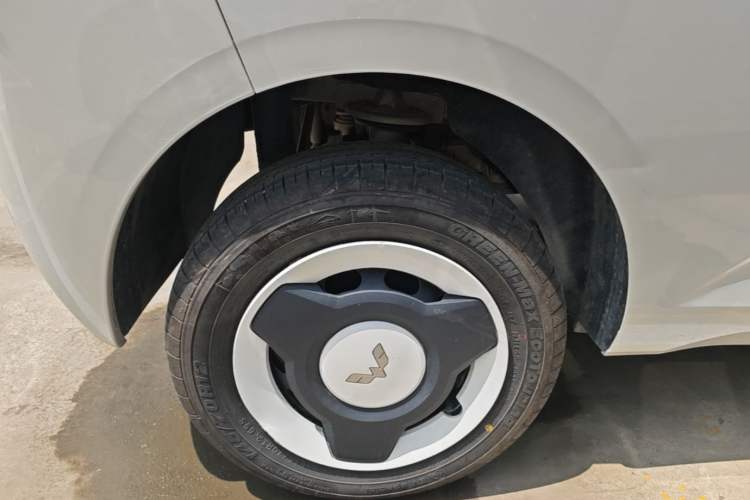 Used Wuling Hongguang MINIEV 2024 3rd Generation 215km Youth Edition Right Rear Wheel Hub