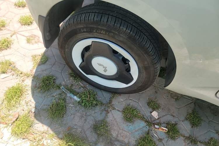 Used Wuling Hongguang MINIEV 2024 3rd Generation 215km Youth Edition Right Rear Wheel Hub