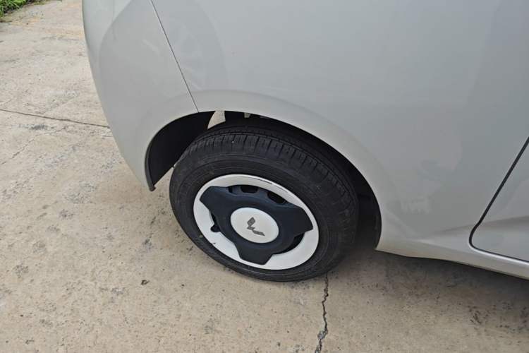 Used Wuling Hongguang MINIEV 2024 3rd Generation 215km Youth Edition Right Rear Wheel Hub