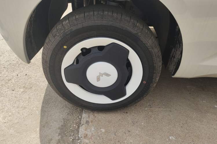 Used Wuling Hongguang MINIEV 2024 3rd Generation 215km Youth Edition Right Rear Wheel Hub