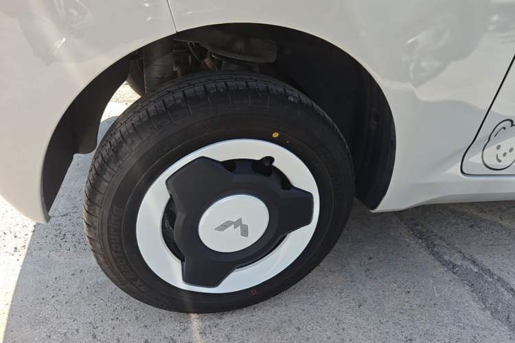 Used Wuling Hongguang MINIEV 2024 3rd Generation 215km Youth Edition Right Rear Wheel Hub