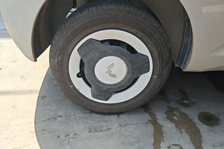 Used Wuling Hongguang MINIEV 2024 3rd Generation 215km Youth Edition Right Rear Wheel Hub