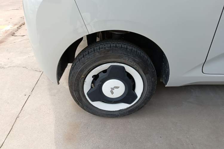 Used Wuling Hongguang MINIEV 2024 3rd Generation 215km Youth Edition Right Rear Wheel Hub