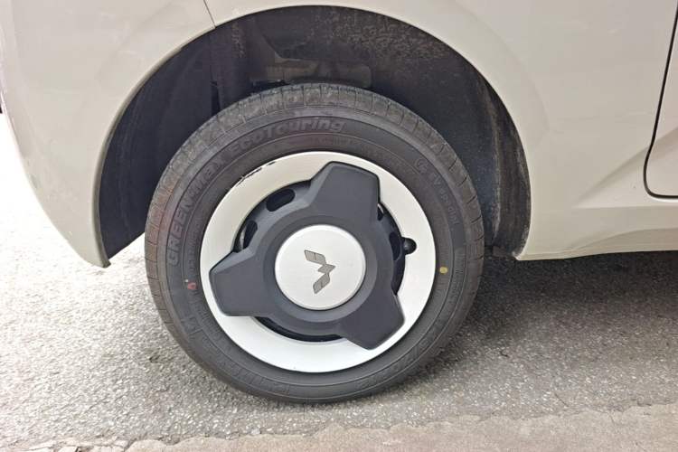 Used Wuling Hongguang MINIEV 2024 3rd Generation 215km Youth Edition Right Rear Wheel Hub