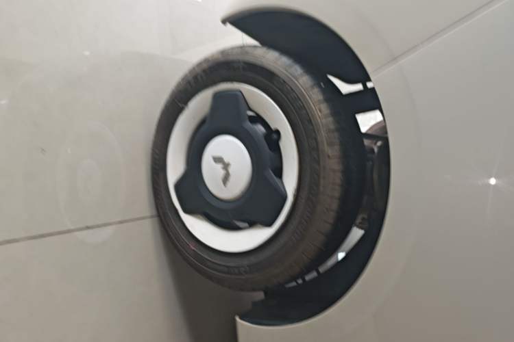 Used Wuling Hongguang MINIEV 2024 3rd Generation 170 km Right Rear Wheel Hub