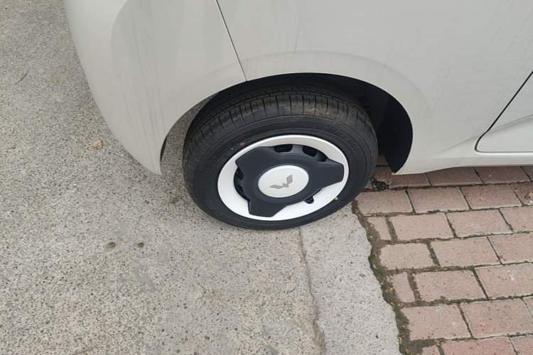 Used Wuling Hongguang MINIEV 2024 3rd Generation 215km Youth Edition Right Rear Wheel Hub