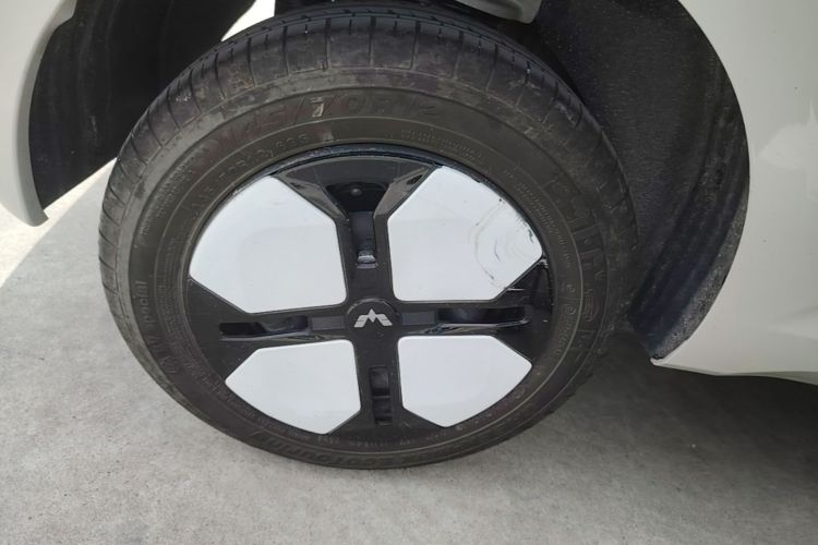 Used Wuling Hongguang MINIEV 2024 3rd Generation 215km Advanced Version Right Rear Wheel Hub