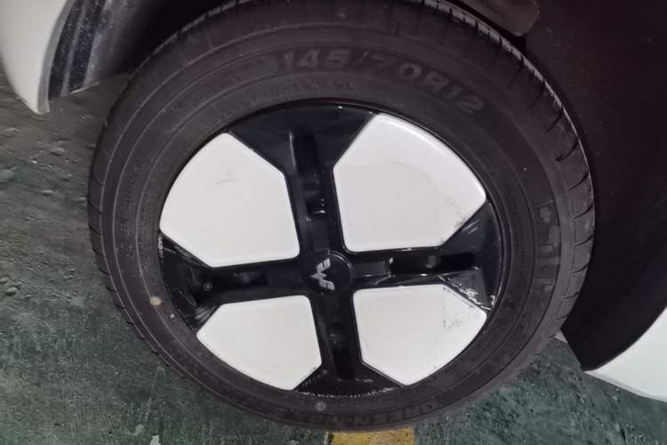 Used Wuling Hongguang MINIEV 2024 3rd Generation 215km Advanced Version Right Rear Wheel Hub