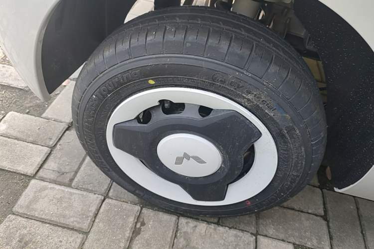 Used Wuling Hongguang MINIEV 2024 3rd Generation 215km Youth Edition Right Rear Wheel Hub