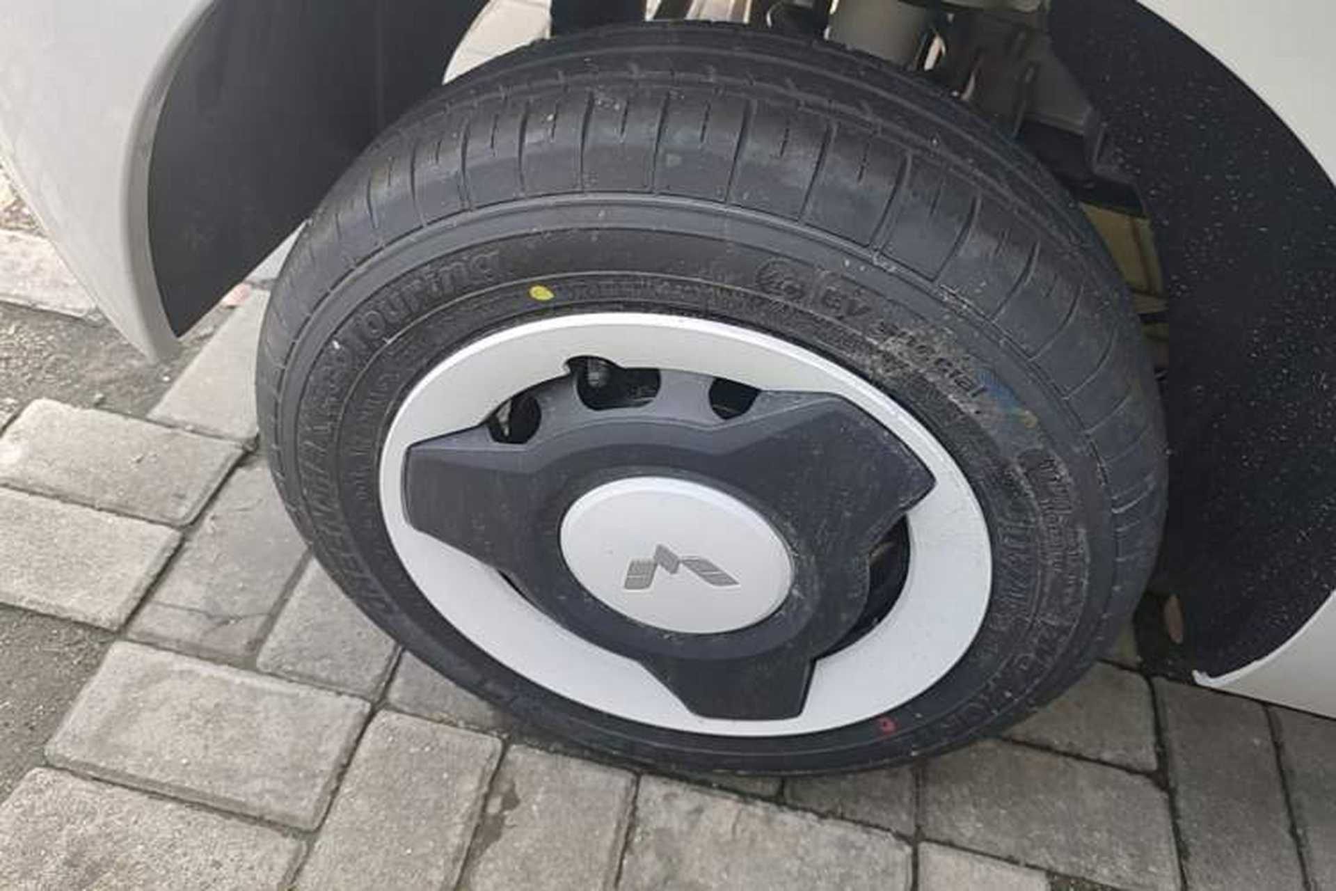 Used Wuling Hongguang MINIEV 2024 3rd Generation 215km Youth Edition Right Rear Wheel Hub