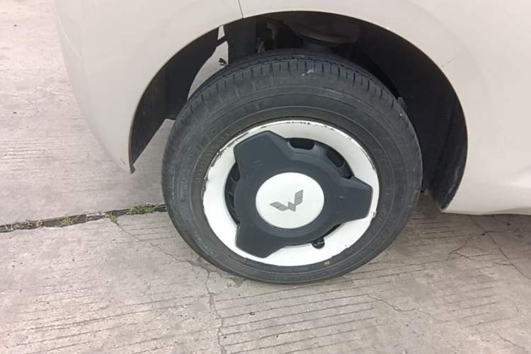 Used Wuling Hongguang MINIEV 2024 3rd Generation 215km Youth Edition Right Rear Wheel Hub
