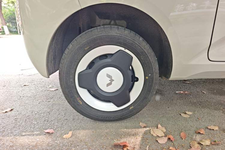 Used Wuling Hongguang MINIEV 2024 3rd Generation 215km Youth Edition Right Rear Wheel Hub