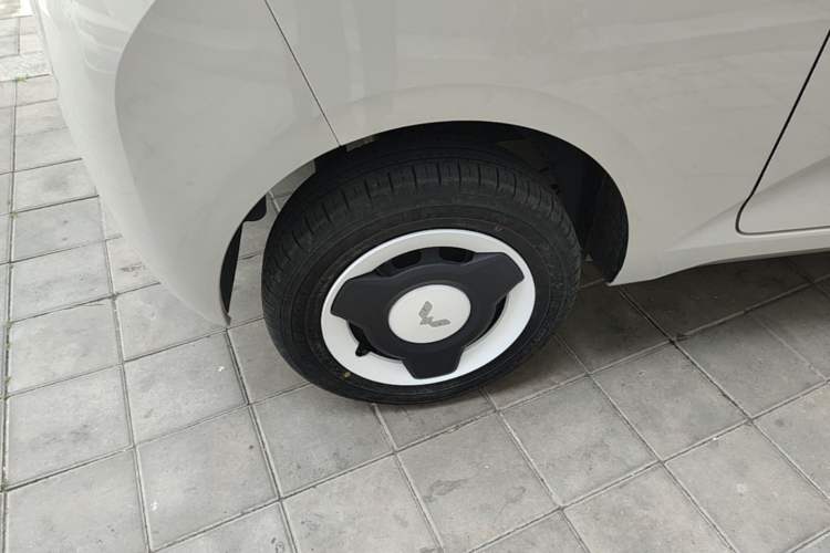 Used Wuling Hongguang MINIEV 2024 3rd Generation 215km Youth Edition Right Rear Wheel Hub