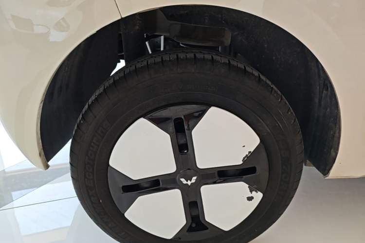 Used Wuling Hongguang MINIEV 2024 3rd Generation 215km Advanced Version Right Rear Wheel Hub