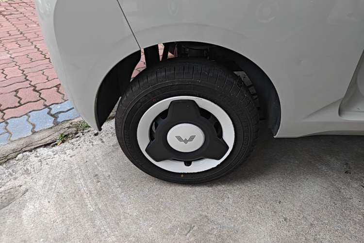 Used Wuling Hongguang MINIEV 2024 3rd Generation 215km Youth Edition Right Rear Wheel Hub