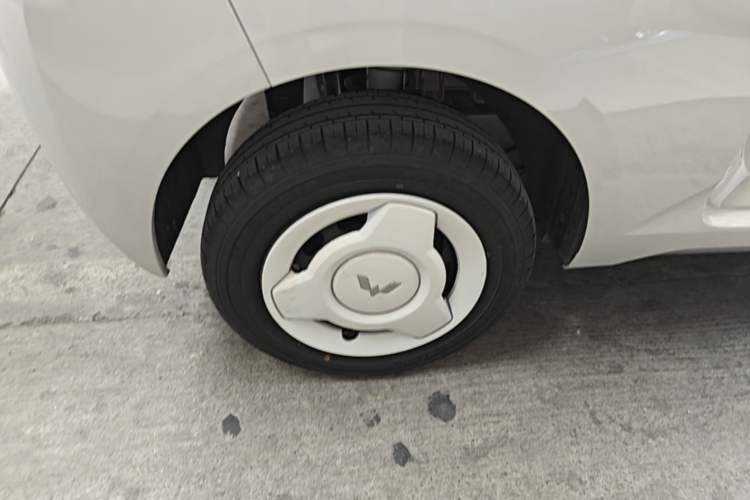 Used Wuling Hongguang MINIEV 2024 3rd Generation 215km Youth Edition Right Rear Wheel Hub