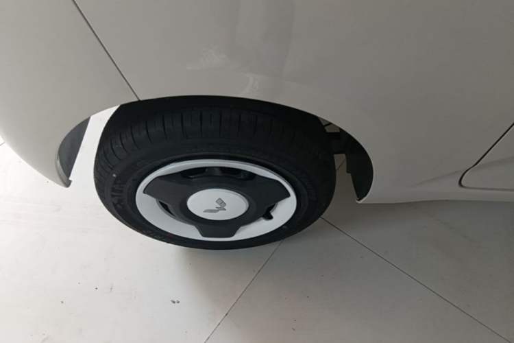 Used Wuling Hongguang MINIEV 2024 3rd Generation 215km Youth Edition Right Rear Wheel Hub