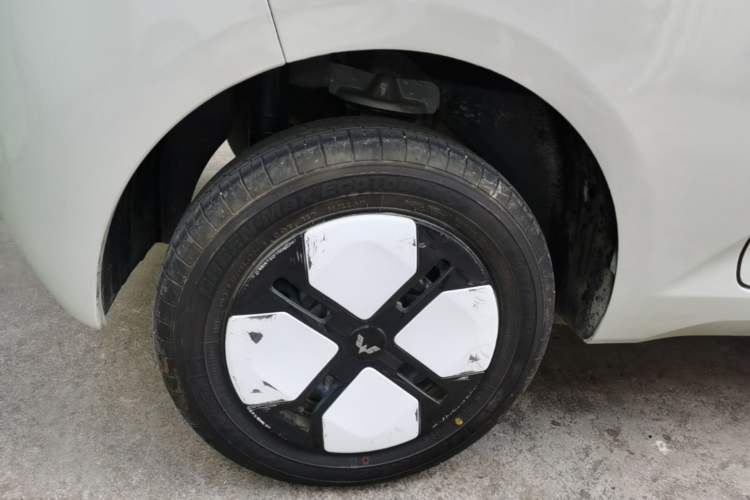 Used Wuling Hongguang MINIEV 2024 3rd Generation 215km Advanced Version Right Rear Wheel Hub