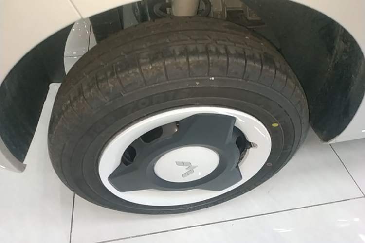 Used Wuling Hongguang MINIEV 2024 3rd Generation 215km Youth Edition Right Rear Wheel Hub
