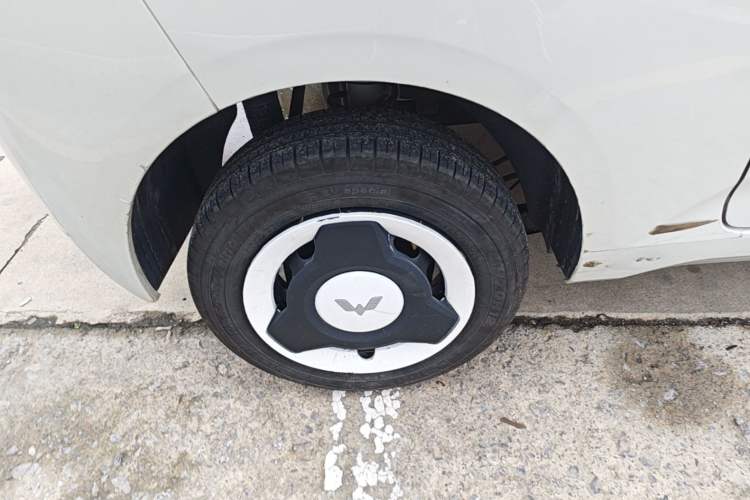 Used Wuling Hongguang MINIEV 2024 3rd Generation 215km Youth Edition Right Rear Wheel Hub