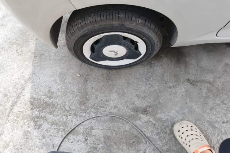Used Wuling Hongguang MINIEV 2024 3rd Generation 215km Youth Edition Right Rear Wheel Hub
