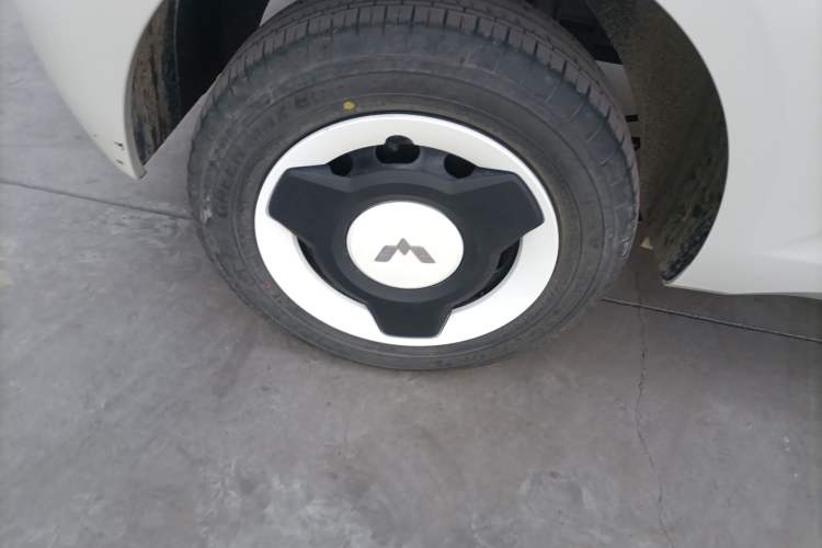 Used Wuling Hongguang MINIEV 2024 3rd Generation 215km Youth Edition Right Rear Wheel Hub