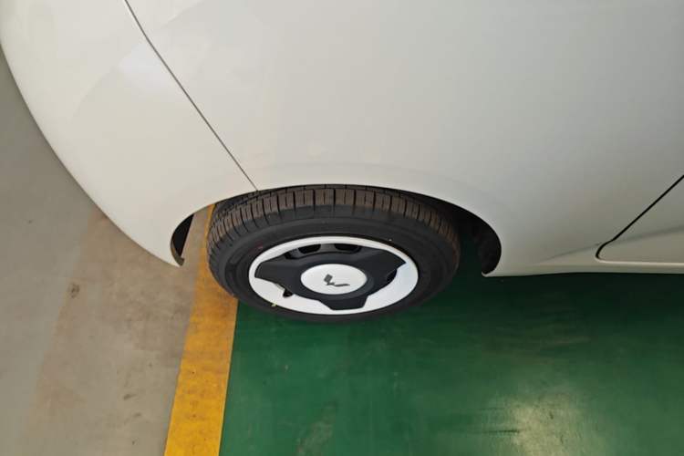 Used Wuling Hongguang MINIEV 2024 3rd Generation 215km Youth Edition Right Rear Wheel Hub