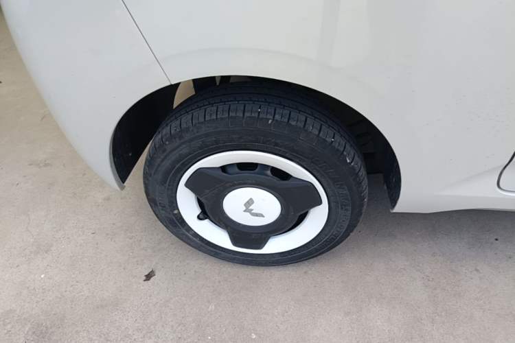 Used Wuling Hongguang MINIEV 2024 3rd Generation 215km Youth Edition Right Rear Wheel Hub