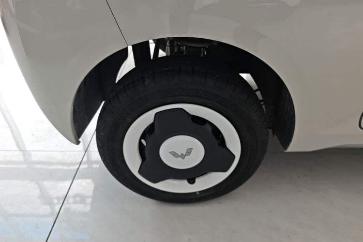 Used Wuling Hongguang MINIEV 2024 3rd Generation 215km Youth Edition Right Rear Wheel Hub