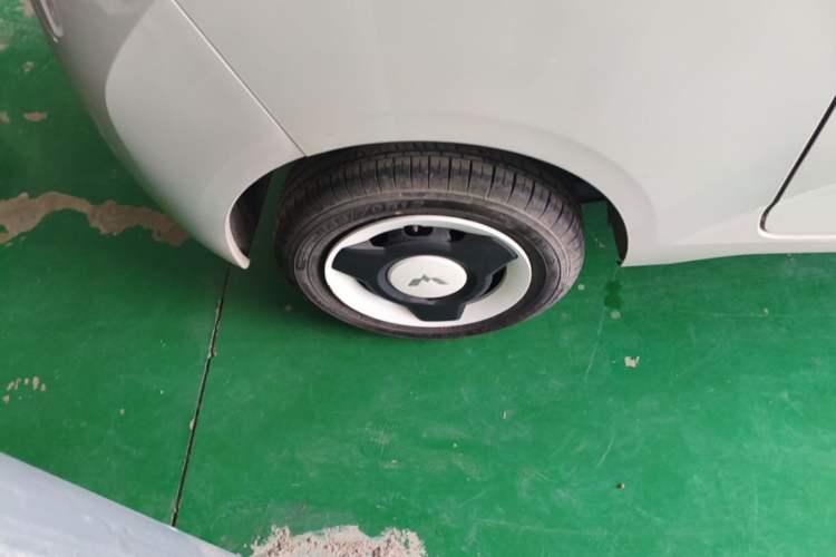Used Wuling Hongguang MINIEV 2024 3rd Generation 215km Youth Edition Right Rear Wheel Hub
