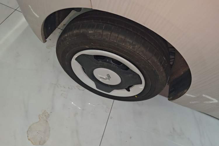 Used Wuling Hongguang MINIEV 2024 3rd Generation 215km Youth Edition Right Rear Wheel Hub