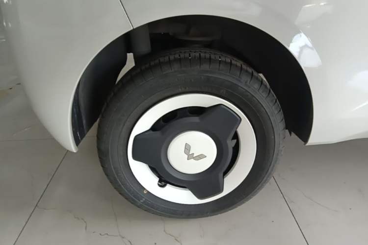 Used Wuling Hongguang MINIEV 2024 3rd Generation 215km Youth Edition Right Rear Wheel Hub