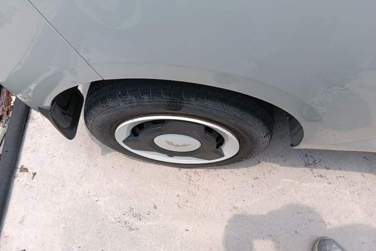 Used Wuling Hongguang MINIEV 2024 3rd Generation 215km Youth Edition Right Rear Wheel Hub