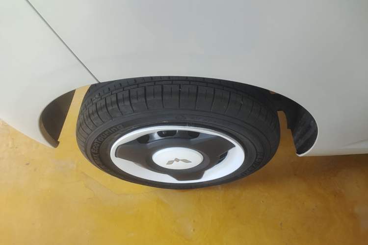 Used Wuling Hongguang MINIEV 2024 3rd Generation 215km Youth Edition Right Rear Wheel Hub