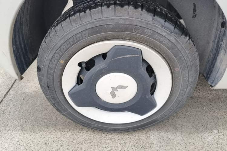 Used Wuling Hongguang MINIEV 2024 3rd Generation 215km Youth Edition Right Rear Wheel Hub