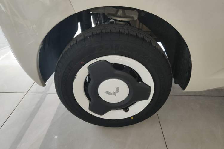 Used Wuling Hongguang MINIEV 2024 3rd Generation 215km Youth Edition Right Rear Wheel Hub