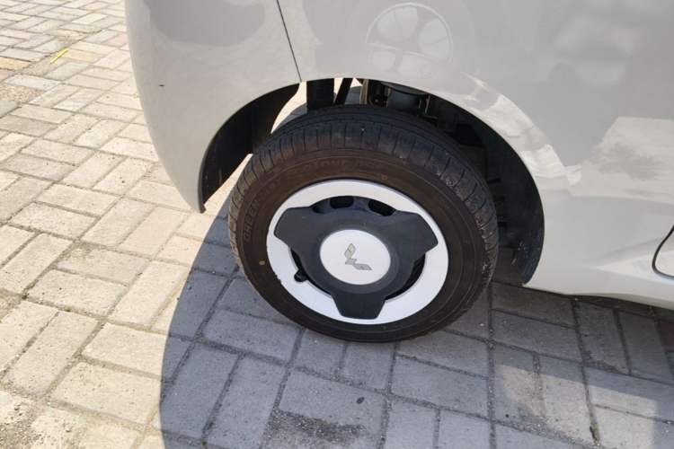 Used Wuling Hongguang MINIEV 2024 3rd Generation 215km Youth Edition Right Rear Wheel Hub